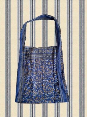Blue Floral Pattern Shoulder Bag